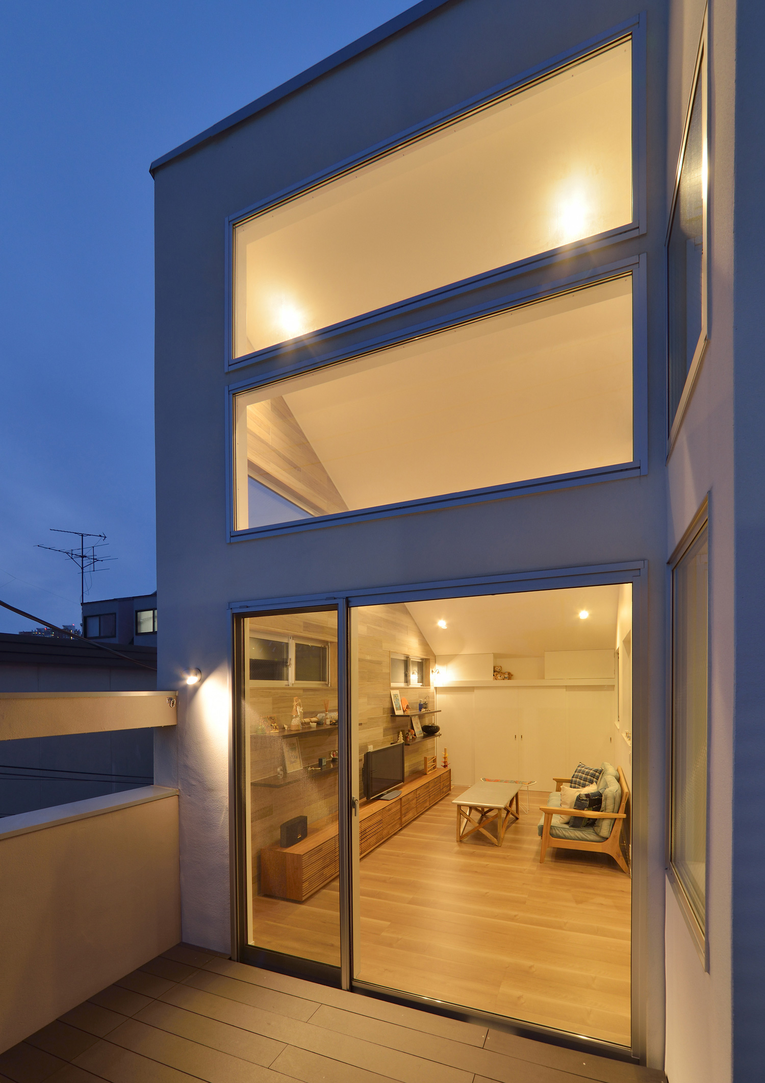 注文住宅・デザイン住宅建築実例_テラス・バルコニー 注文住宅・デザイン住宅建築実例_『CASE440 光窓の家』_テラス・バルコニー