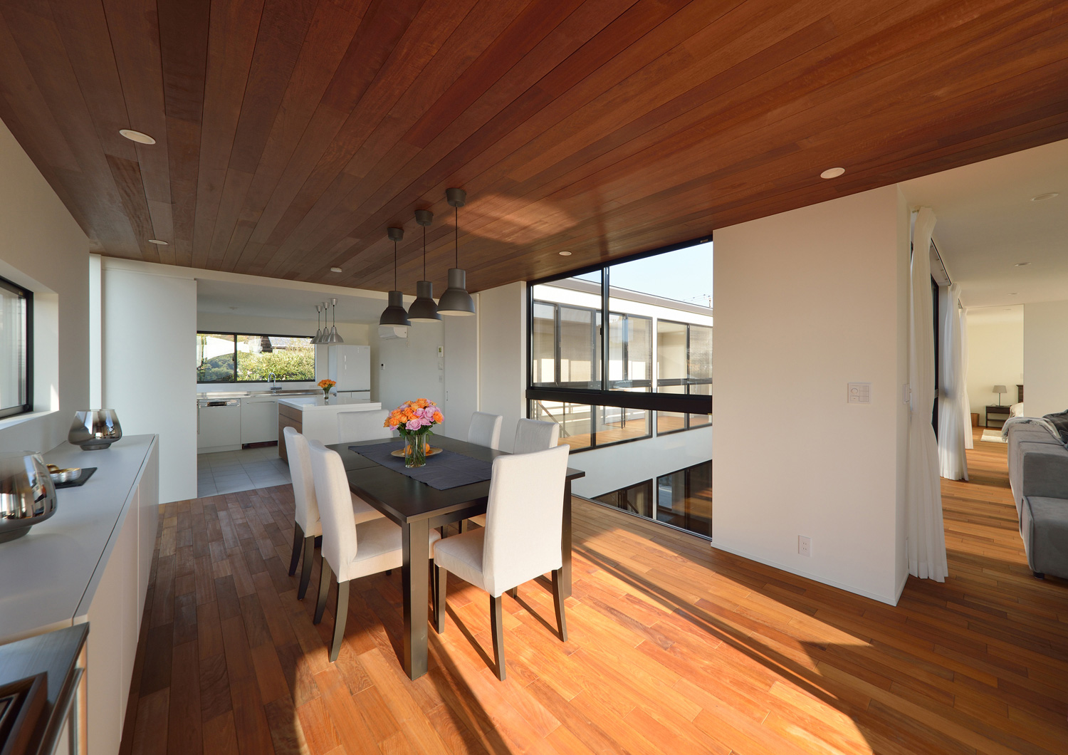 注文住宅・デザイン住宅建築実例_LDK 注文住宅・デザイン住宅建築実例_『CASE442 海の見える回廊の家』_LDK