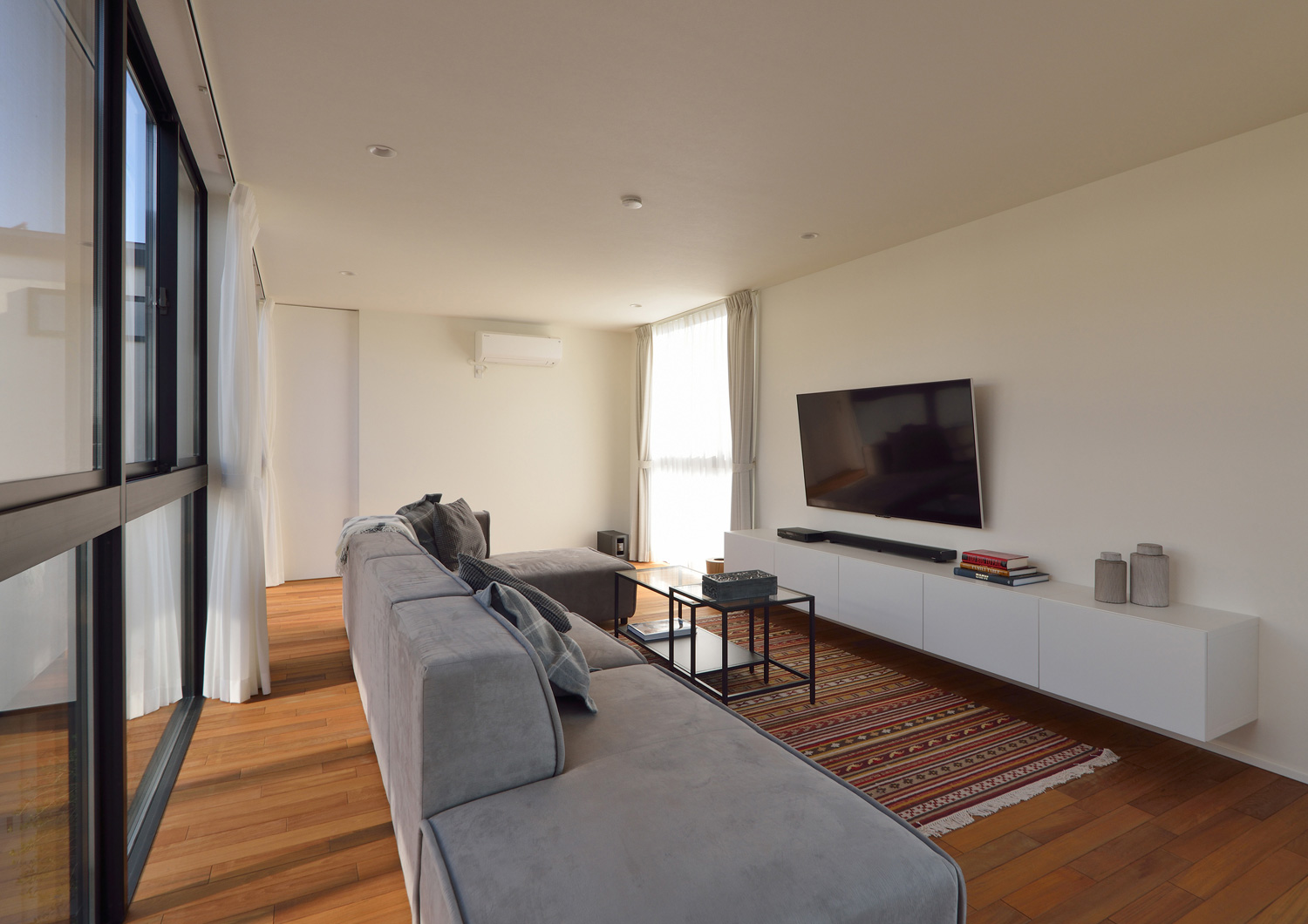 注文住宅・デザイン住宅建築実例_LDK 注文住宅・デザイン住宅建築実例_『CASE442 海の見える回廊の家』_LDK