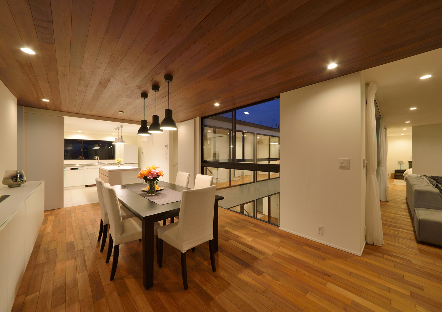 注文住宅・デザイン住宅建築実例_LDK 注文住宅・デザイン住宅建築実例_『CASE442 海の見える回廊の家』_LDK