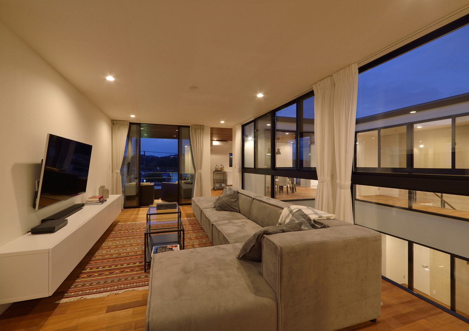 注文住宅・デザイン住宅建築実例_LDK 注文住宅・デザイン住宅建築実例_『CASE442 海の見える回廊の家』_LDK