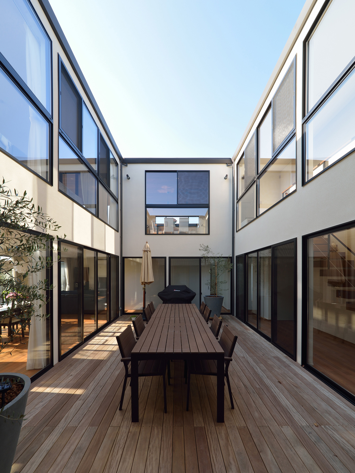 注文住宅・デザイン住宅建築実例_階段 注文住宅・デザイン住宅建築実例_『CASE442 海の見える回廊の家』_階段