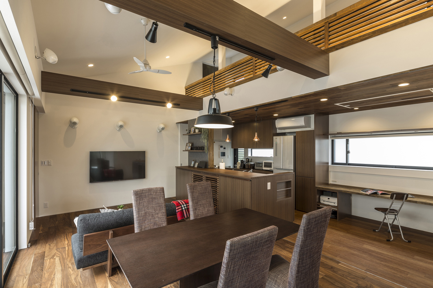 注文住宅・デザイン住宅建築実例_LDK 注文住宅・デザイン住宅建築実例_『CASE447 CASA Oltremare』_LDK