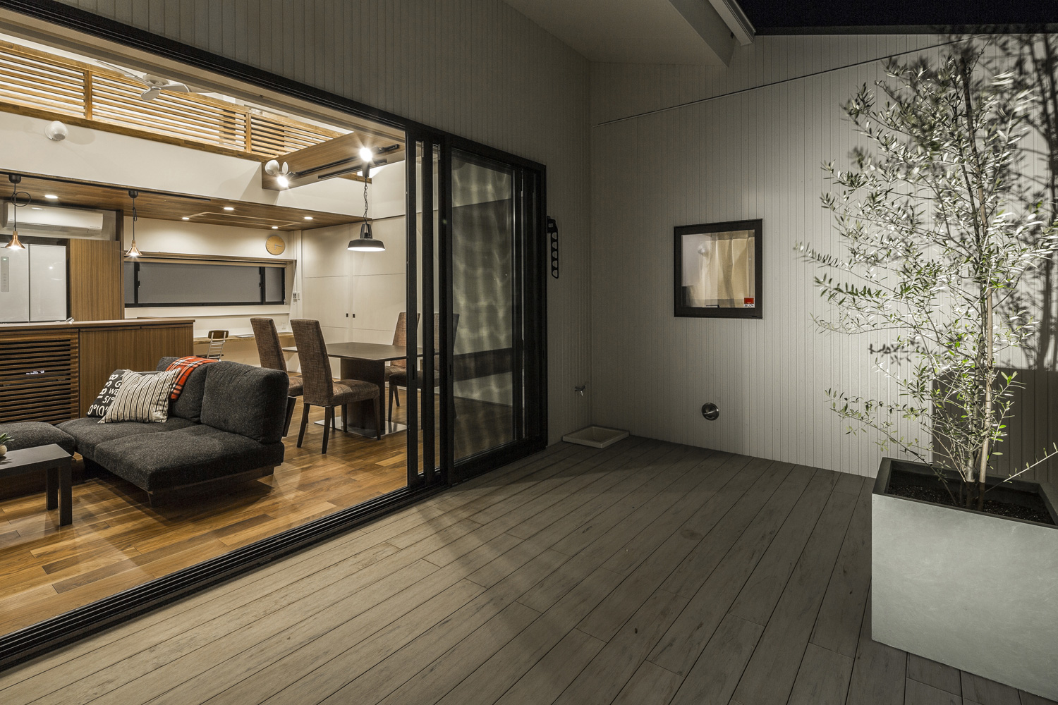 注文住宅・デザイン住宅建築実例_中庭 注文住宅・デザイン住宅建築実例_『CASE447 CASA Oltremare』_中庭