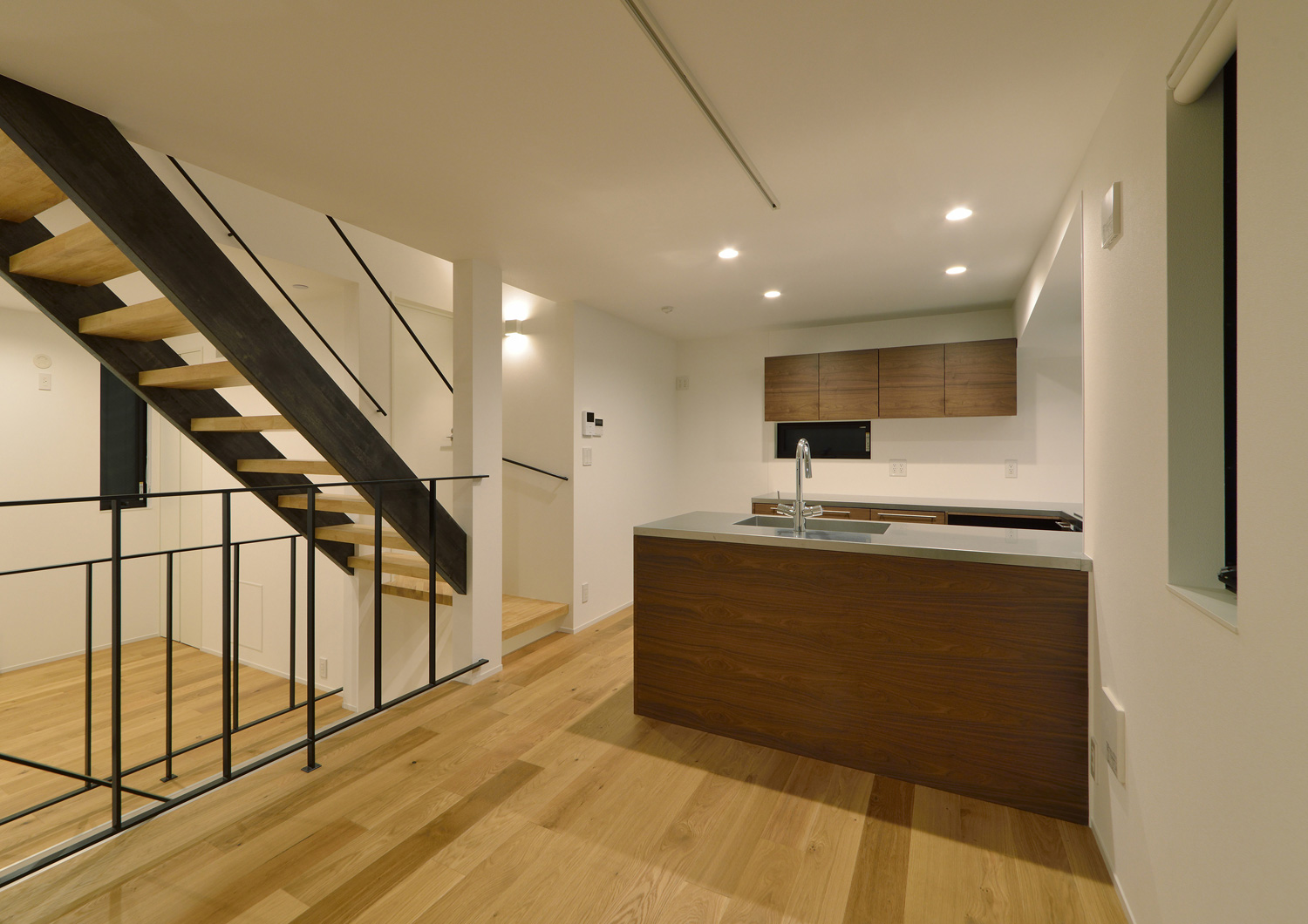 注文住宅・デザイン住宅建築実例_LDK 注文住宅・デザイン住宅建築実例_『CASE450 螺旋の家』_LDK