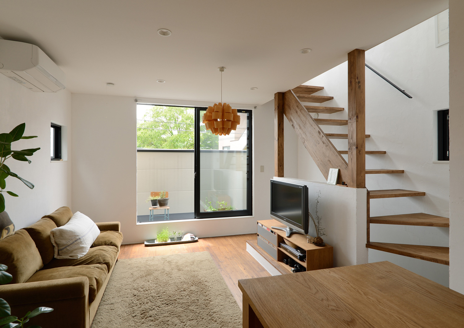 注文住宅・デザイン住宅建築実例_『CASE456 Milky Way Train』_LDK