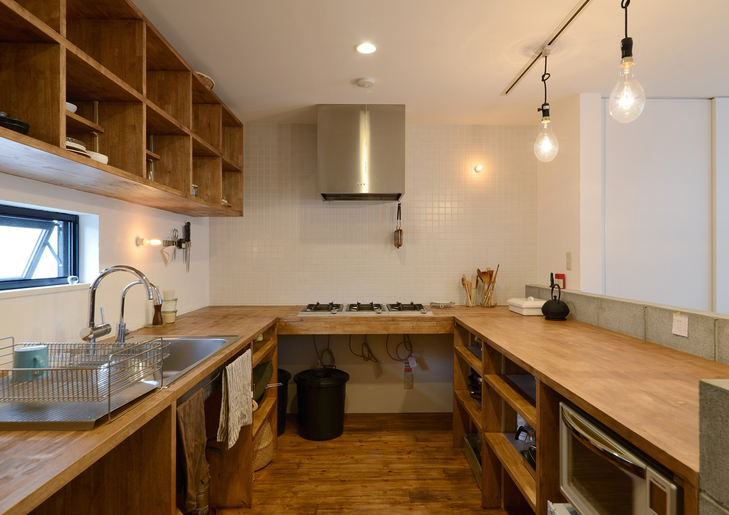 注文住宅・デザイン住宅建築実例_『CASE456 Milky Way Train』_キッチン