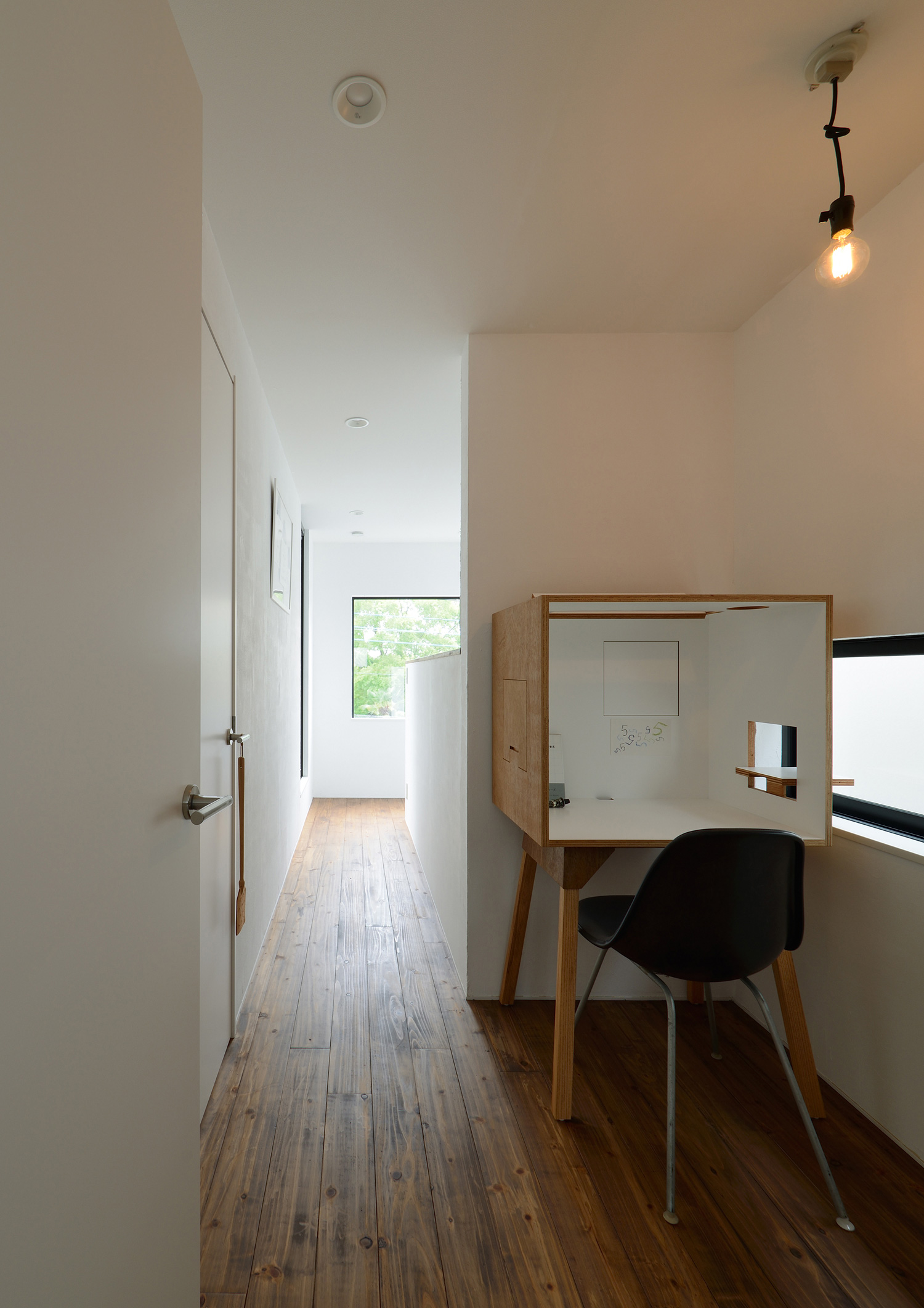 注文住宅・デザイン住宅建築実例_『CASE456 Milky Way Train』_廊下