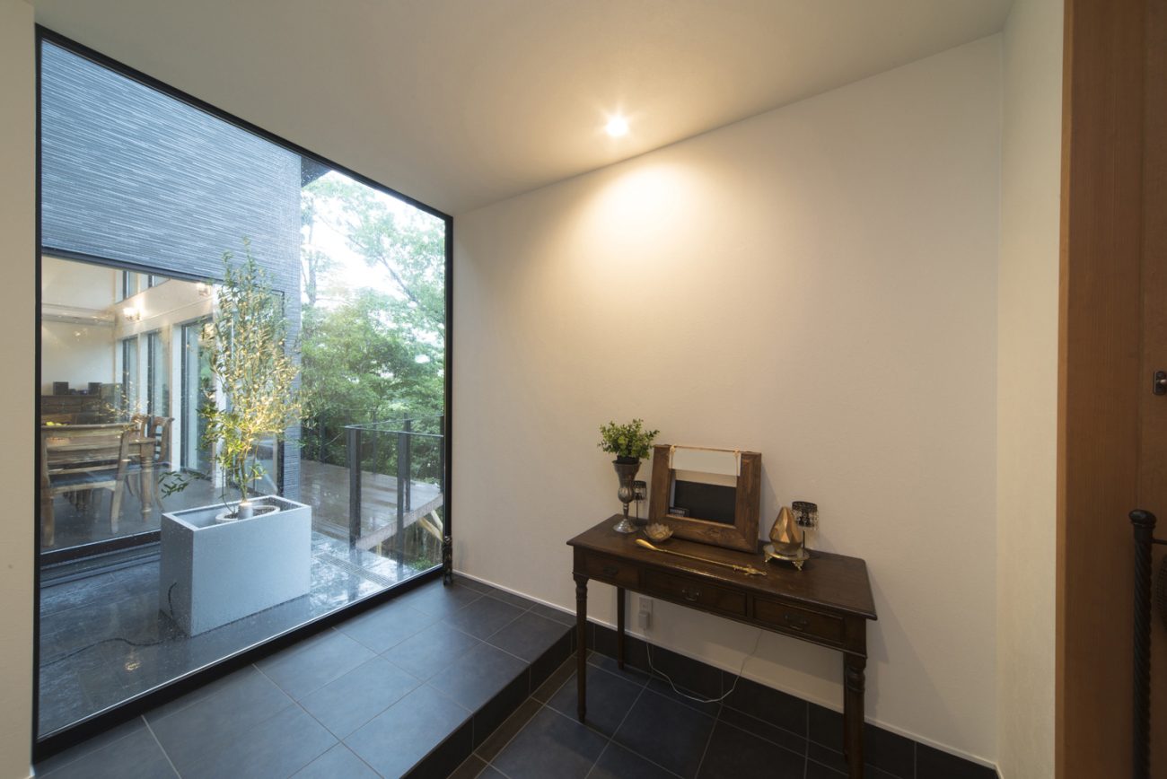 注文住宅・デザイン住宅建築実例_玄関 注文住宅・デザイン住宅建築実例_『CASE458 森の中の家』_玄関