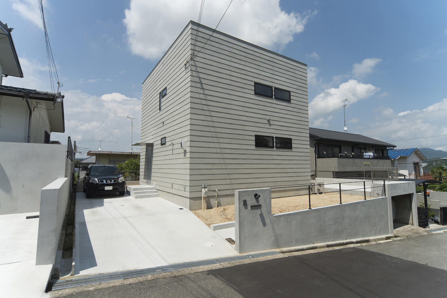 デザイン住宅建築実例_外観・注文住宅『CASE464 無駄のない家』の建築実例・施⼯例の写真・建物外観全体 注文住宅・デザイン住宅建築実例_『CASE464 無駄のない家』_外観