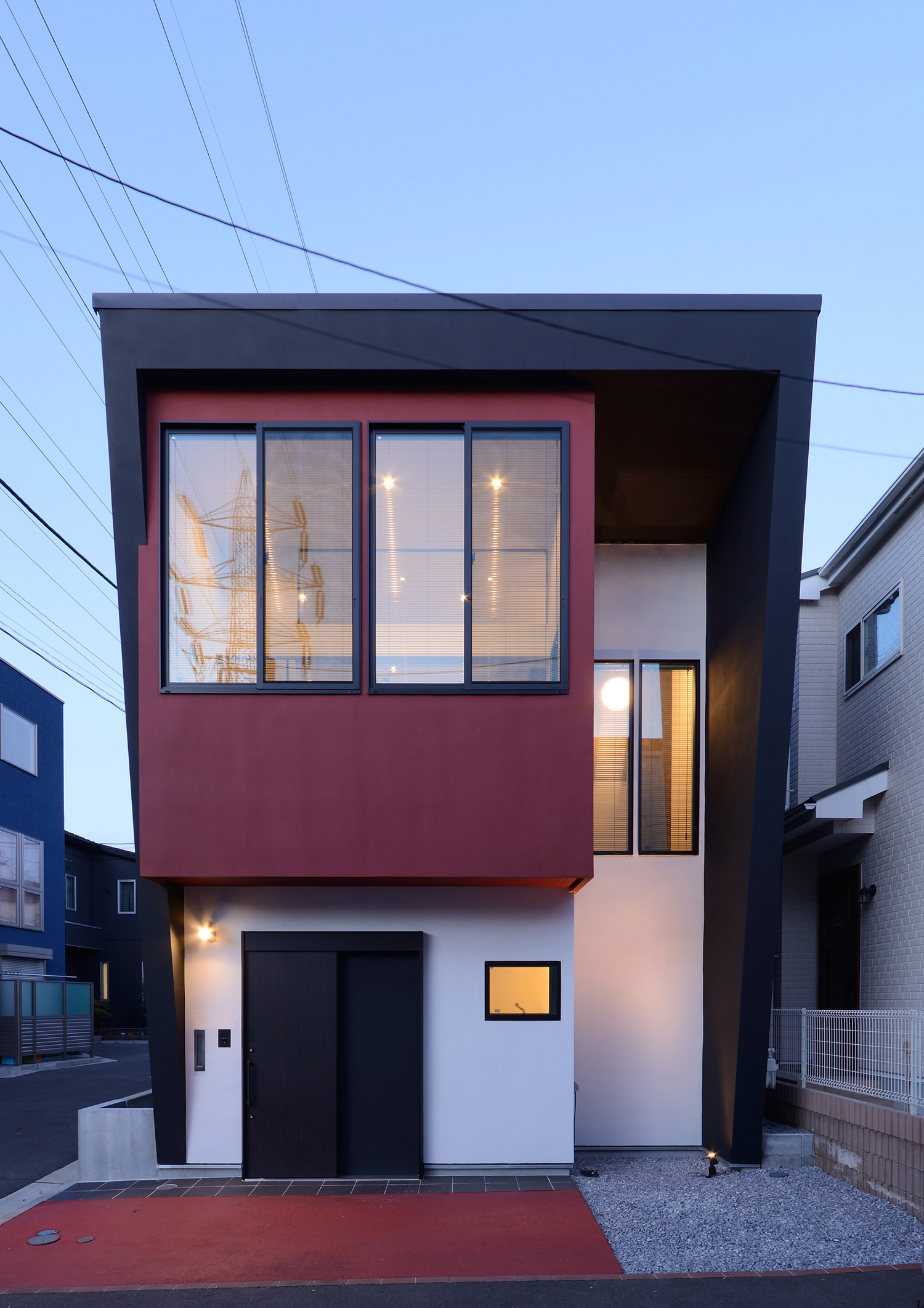 黒と赤の外壁のキューブ状の外観・デザイン住宅 注文住宅・デザイン住宅建築実例_『CASE467 color cube』_外観