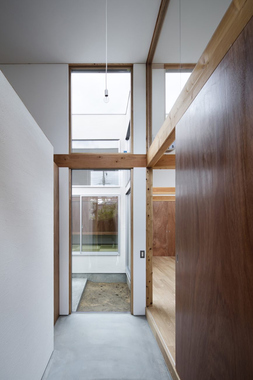 注文住宅・デザイン住宅建築実例_玄関 注文住宅・デザイン住宅建築実例_『CASE468 1.5階建ての家』_玄関