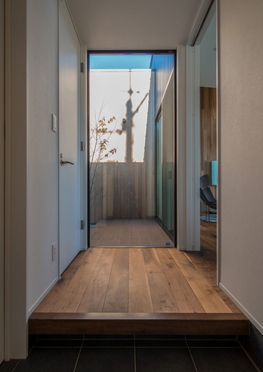 注文住宅・デザイン住宅建築実例_玄関 注文住宅・デザイン住宅建築実例_『CASE472 突き抜ける家』_玄関