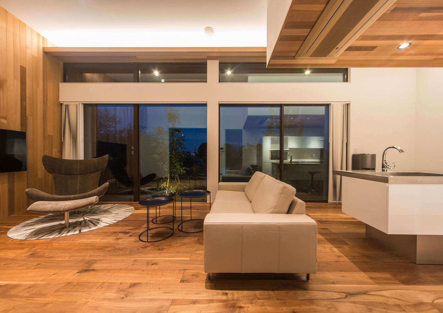 注文住宅・デザイン住宅建築実例_LDK 注文住宅・デザイン住宅建築実例_『CASE472 突き抜ける家』_LDK