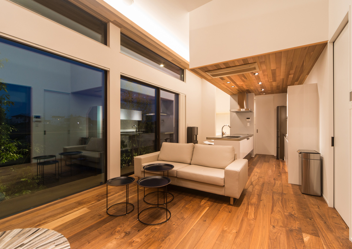 注文住宅・デザイン住宅建築実例_LDK 注文住宅・デザイン住宅建築実例_『CASE472 突き抜ける家』_LDK