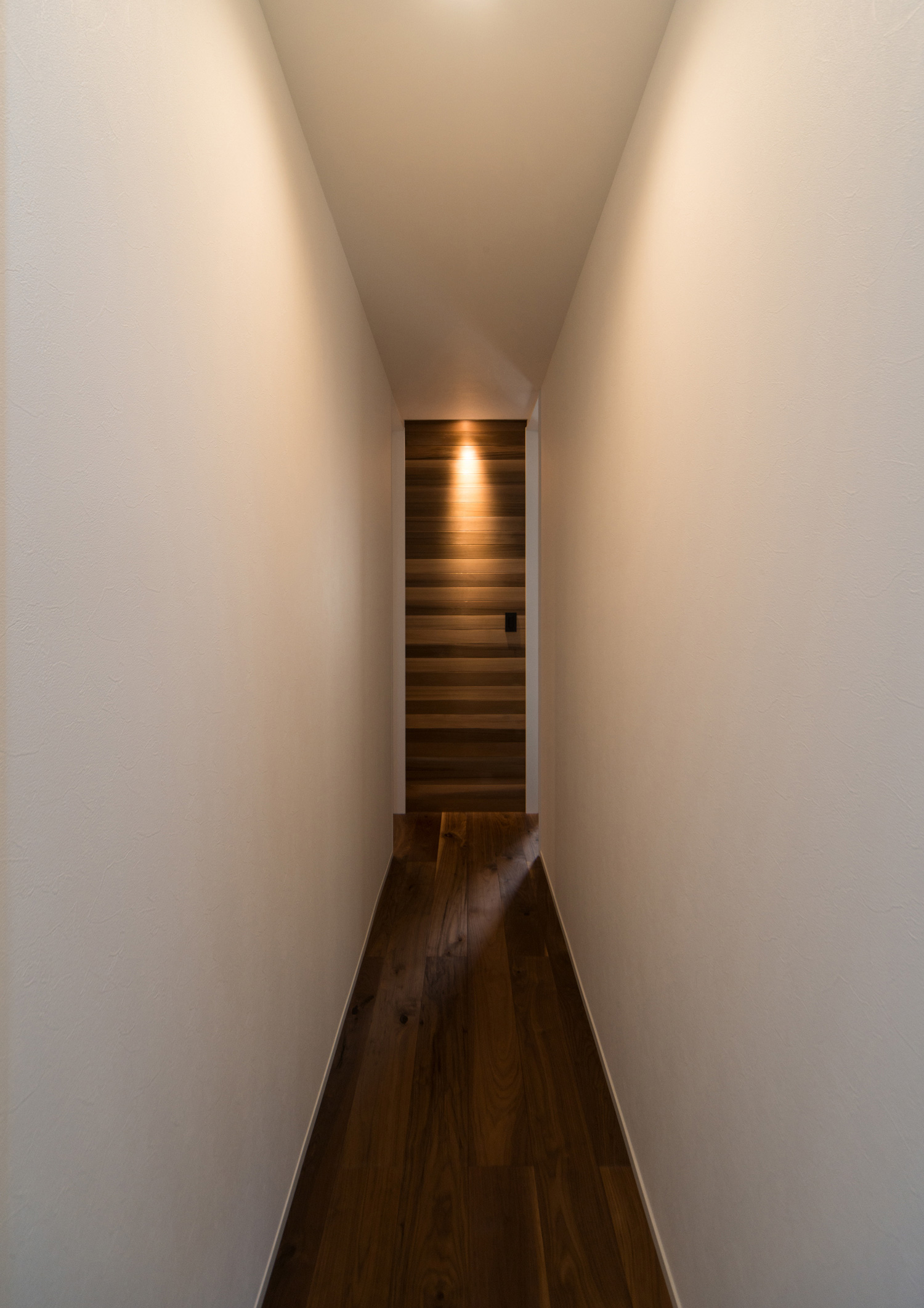 注文住宅・デザイン住宅建築実例_ 注文住宅・デザイン住宅建築実例_『CASE472 突き抜ける家』_廊下