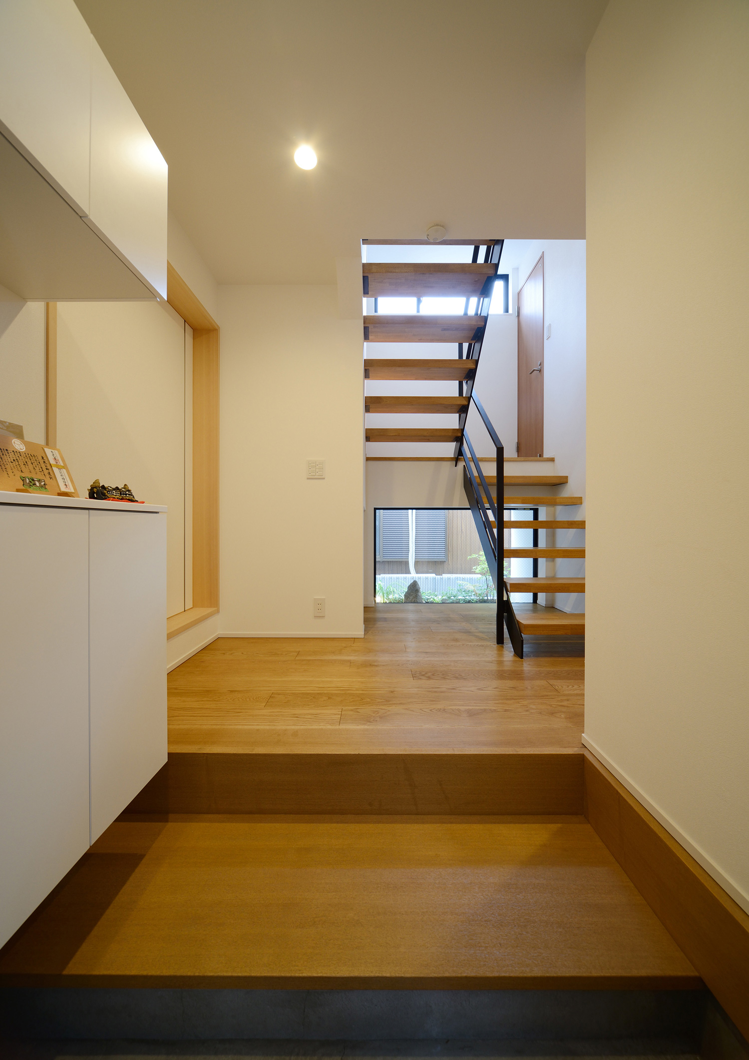 注文住宅・デザイン住宅建築実例_玄関 注文住宅・デザイン住宅建築実例_『CASE473 和みの家』_玄関