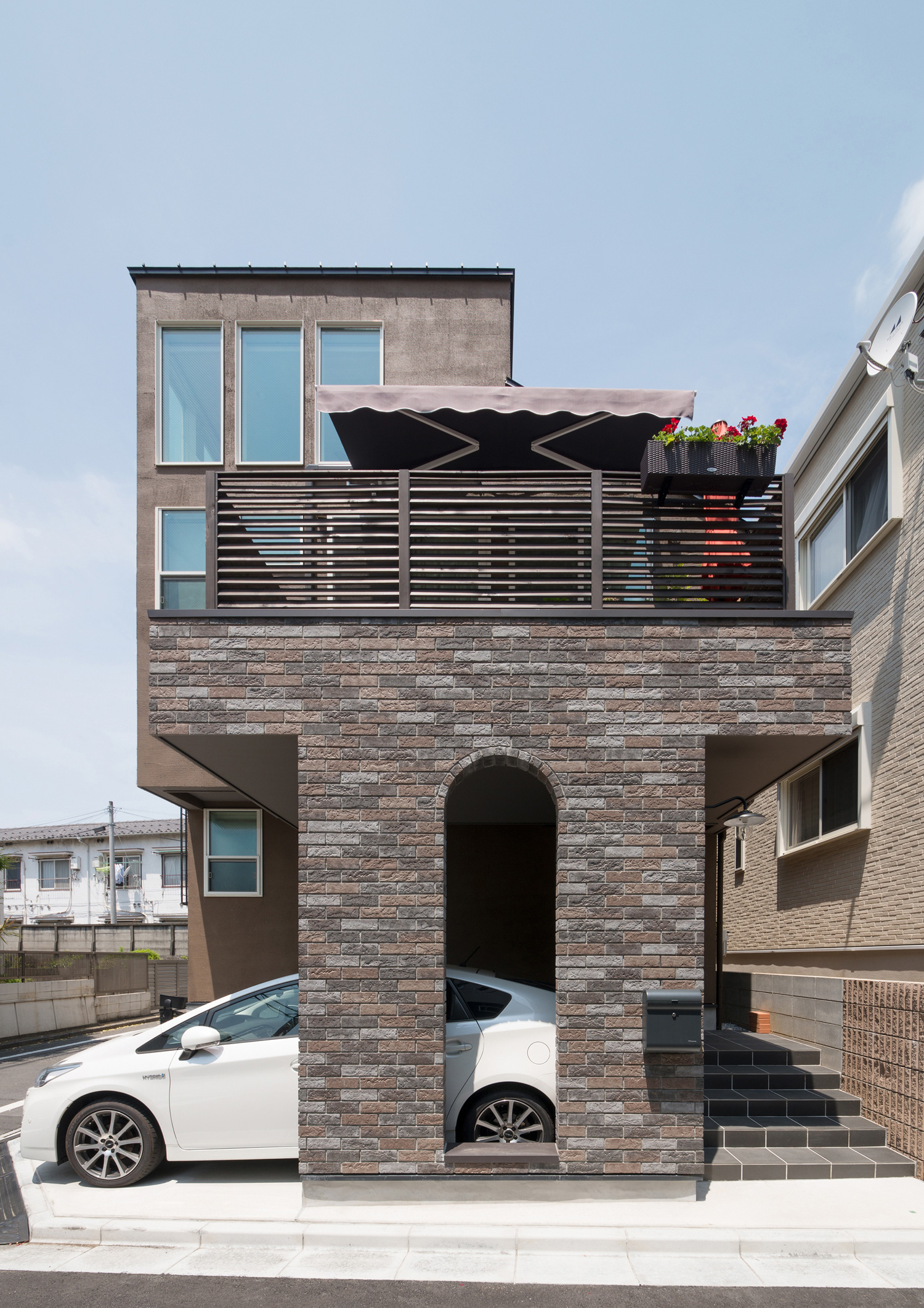 デザイン住宅建築実例_外観・注文住宅『CASE475 エクリュ』の建築実例・施⼯例の写真・建物外観全体 注文住宅・デザイン住宅建築実例_『CASE475 エクリュ』_外観