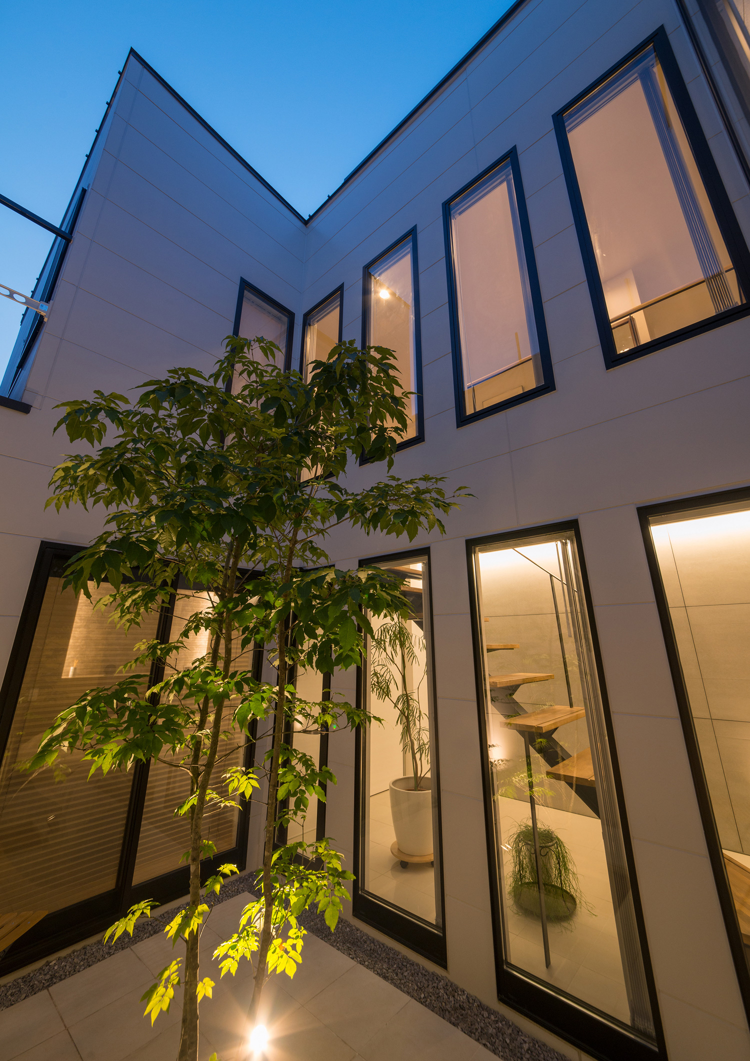 注文住宅・デザイン住宅建築実例_中庭 注文住宅・デザイン住宅建築実例_『CASE477 とじる・ひらく』_中庭