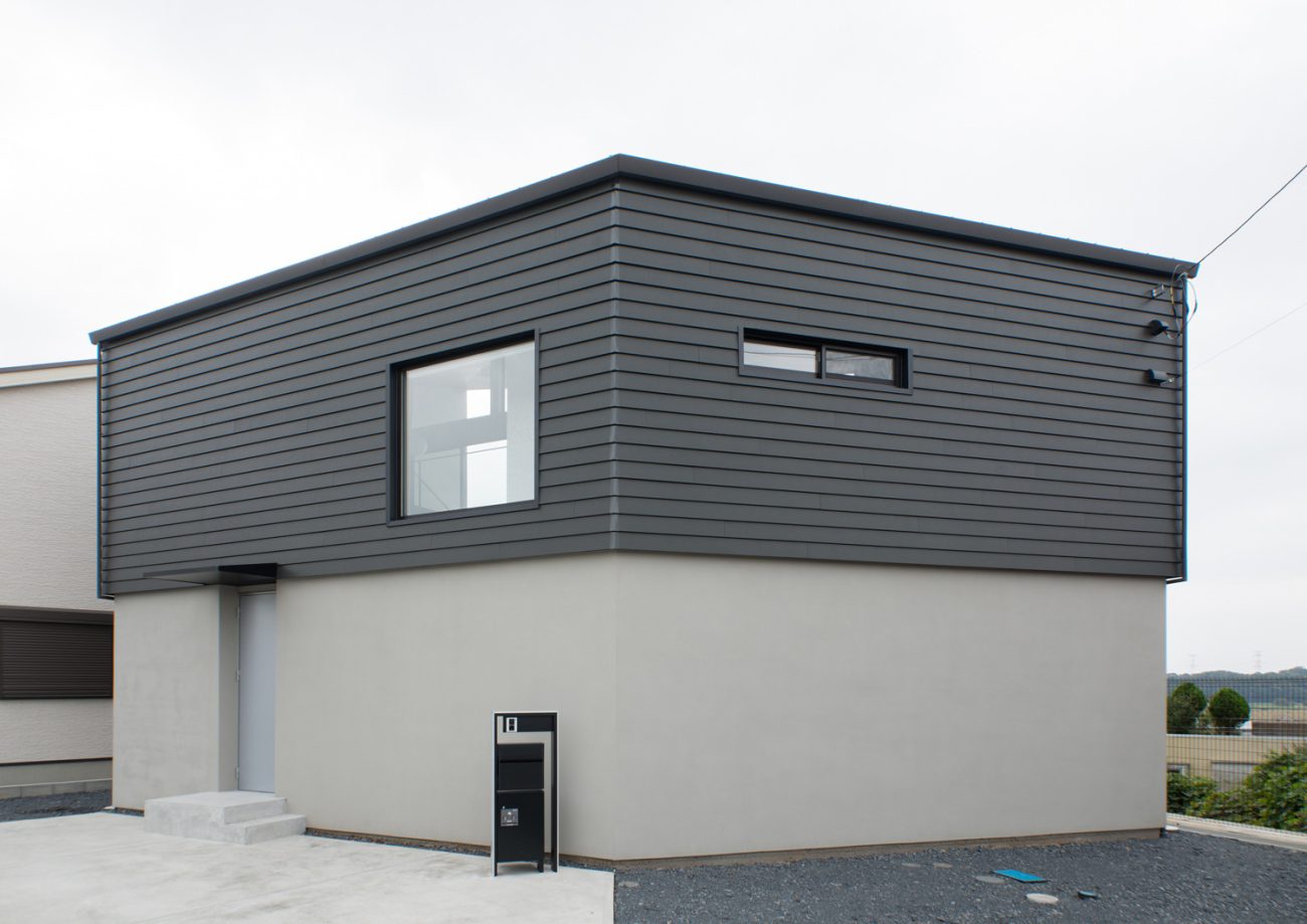 モノトーンでスクエアな外観の家・デザイン住宅 注文住宅・デザイン住宅建築実例_『CASE484 やまのいえ』_外観