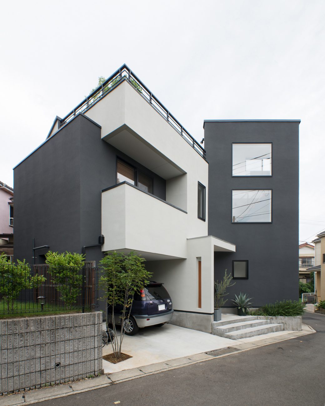 デザイン住宅建築実例_外観・注文住宅『CASE486 デザインへの挑戦』の建築実例・施⼯例の写真・建物外観全体 注文住宅・デザイン住宅建築実例_『CASE486 デザインへの挑戦』_外観