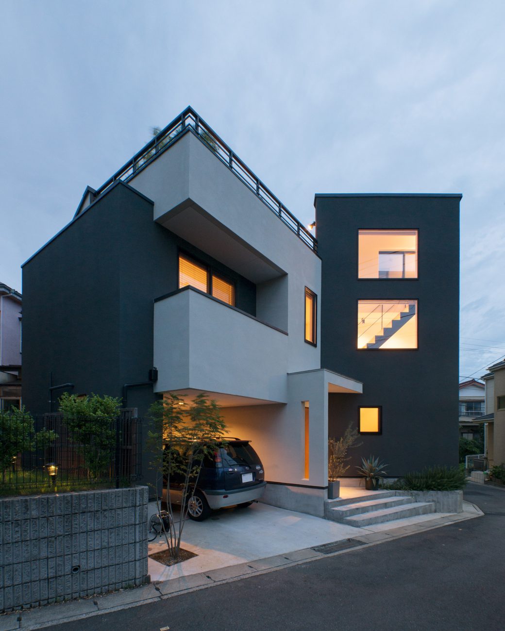 デザイン住宅建築実例_外観・注文住宅『CASE486 デザインへの挑戦』の建築実例・施⼯例の写真・建物外観全体 注文住宅・デザイン住宅建築実例_『CASE486 デザインへの挑戦』_外観