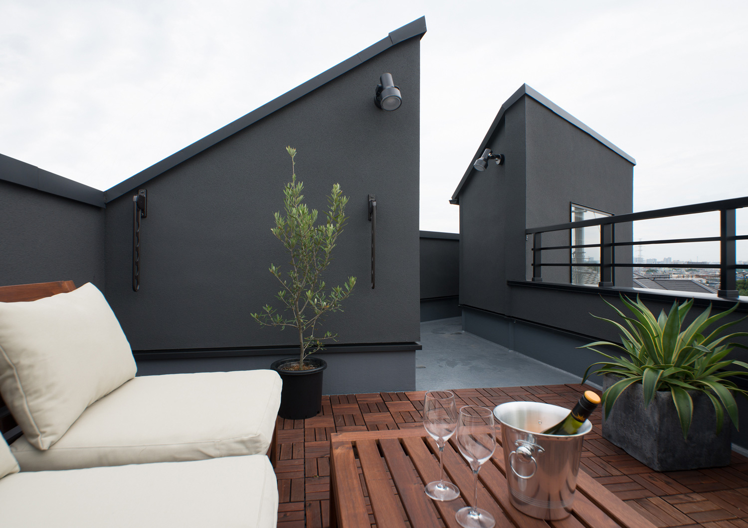 注文住宅・デザイン住宅建築実例_テラス・バルコニー 注文住宅・デザイン住宅建築実例_『CASE486 デザインへの挑戦』_テラス・バルコニー