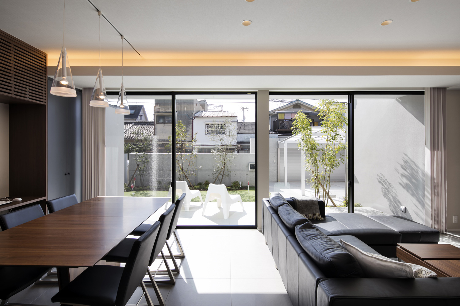 注文住宅・デザイン住宅建築実例_LDK 注文住宅・デザイン住宅建築実例_『CASE496 FRAME HOUSE』_LDK