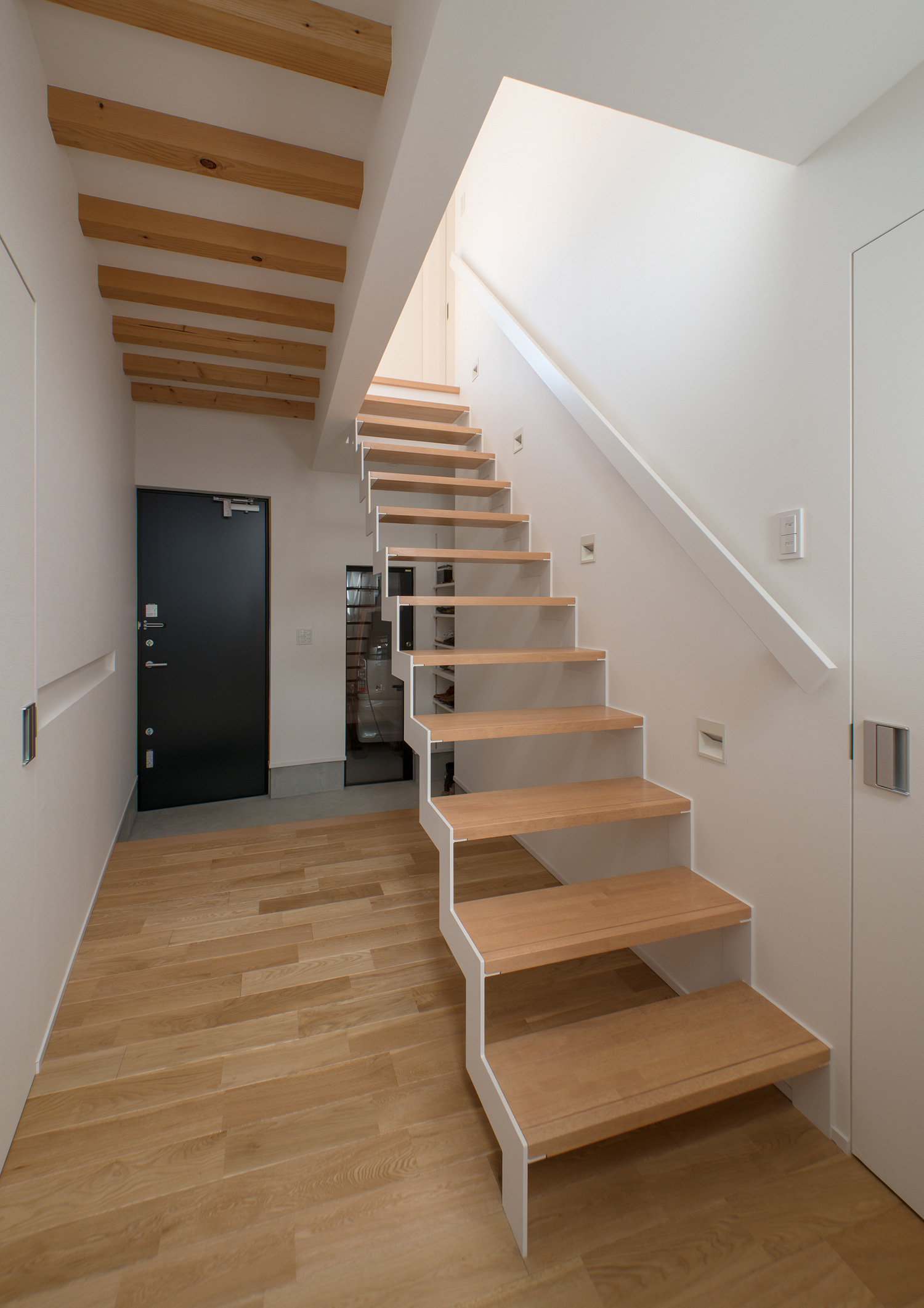 注文住宅・デザイン住宅建築実例_階段 注文住宅・デザイン住宅建築実例_『CASE499 ハザマ』_階段