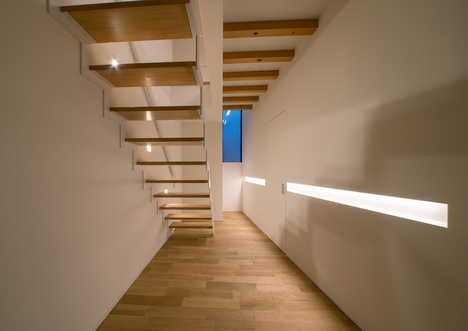 注文住宅・デザイン住宅建築実例_玄関 注文住宅・デザイン住宅建築実例_『CASE499 ハザマ』_玄関