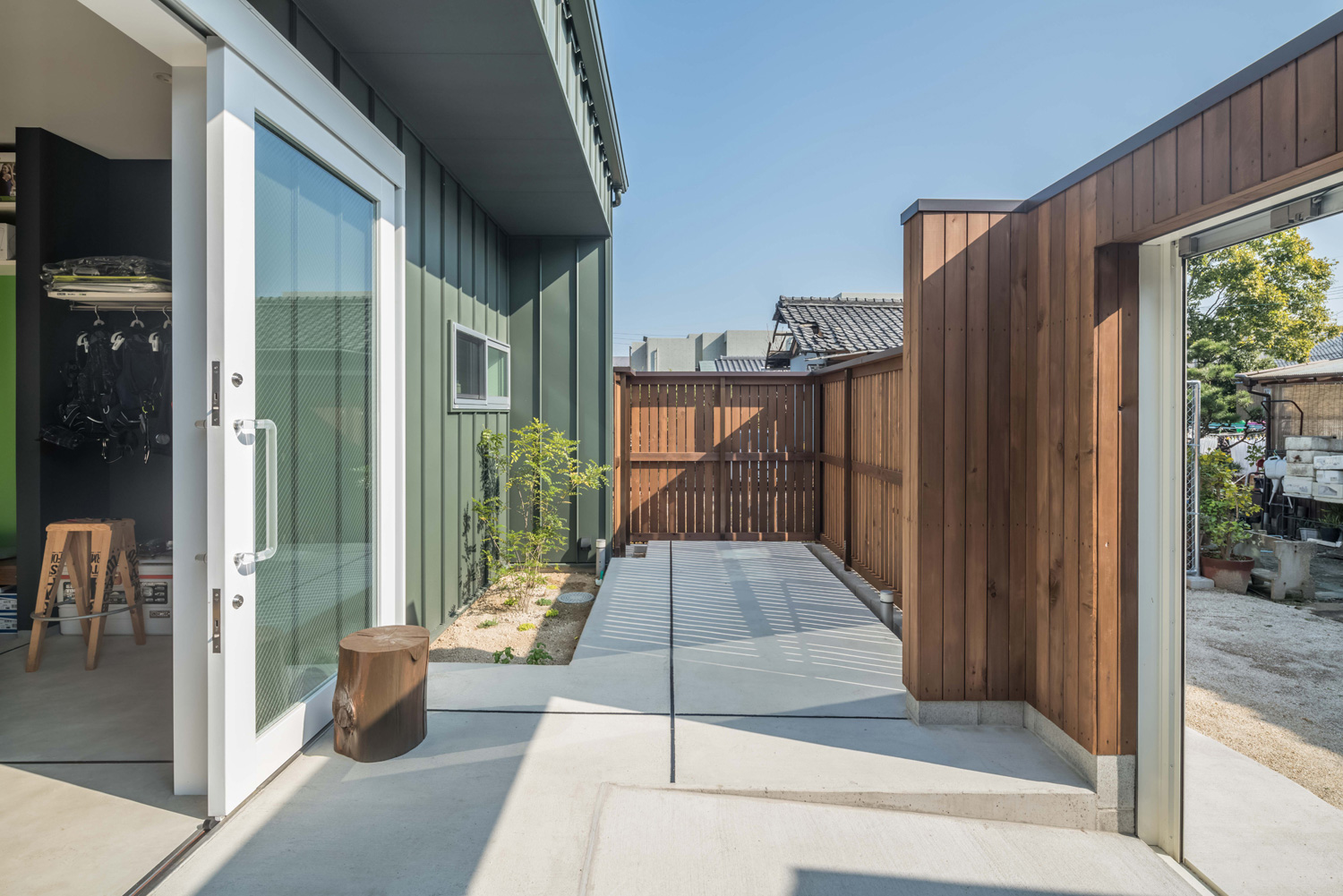 注文住宅・デザイン住宅建築実例_テラス・バルコニー 注文住宅・デザイン住宅建築実例_『CASE500 Color of house』_テラス・バルコニー