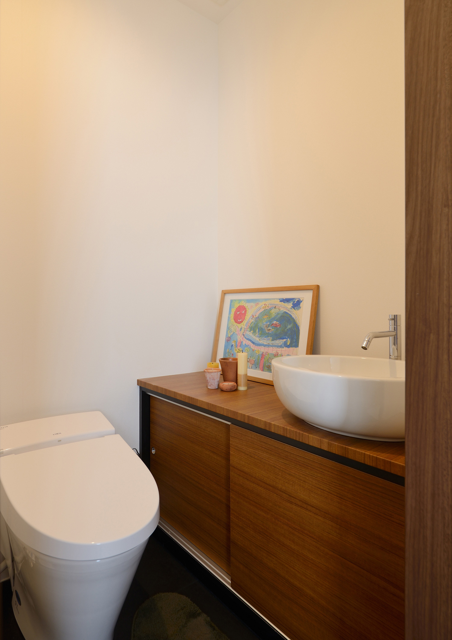 注文住宅・デザイン住宅建築実例_トイレ 注文住宅・デザイン住宅建築実例_『CASE501 浮木の家』_トイレ