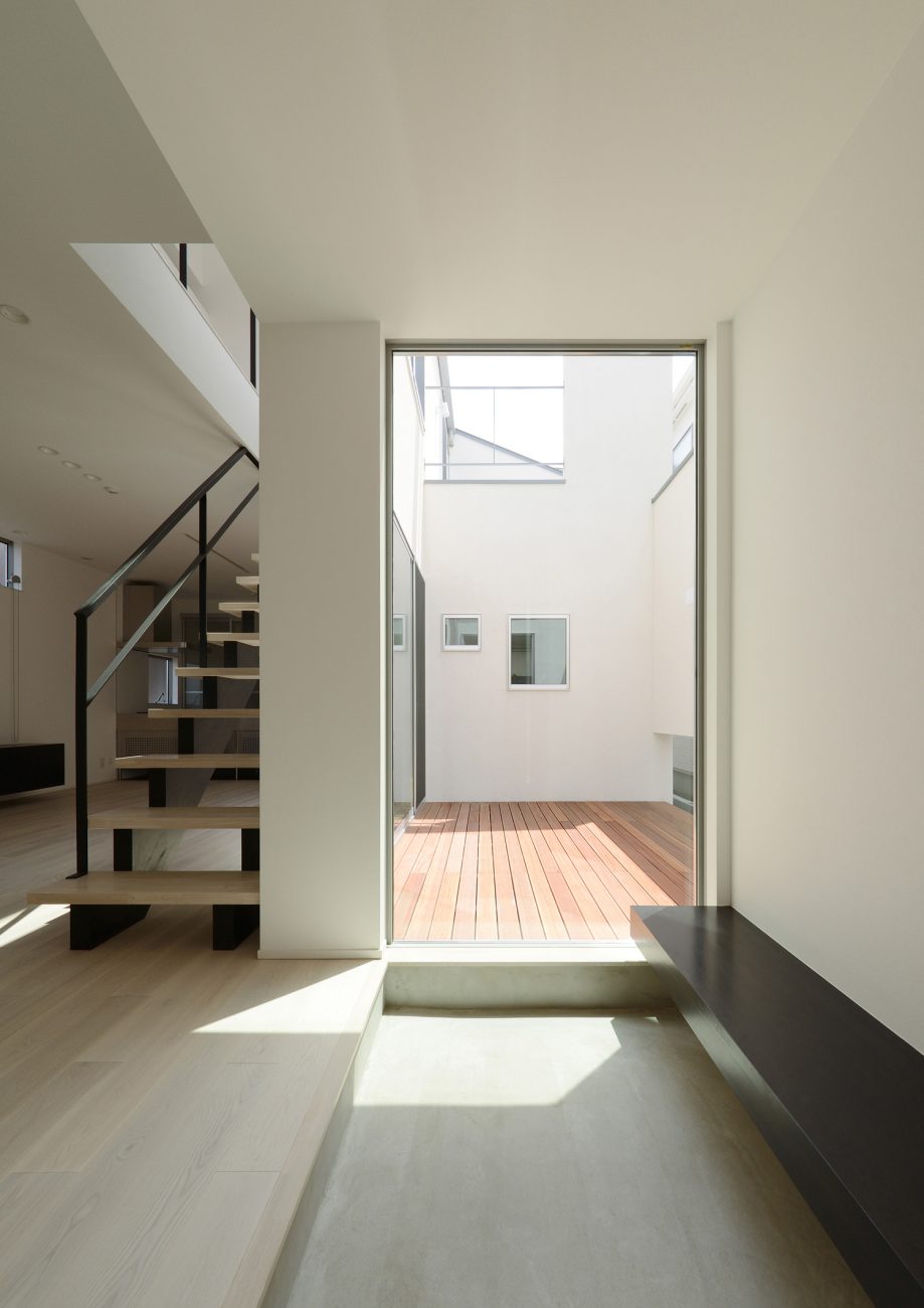 注文住宅・デザイン住宅建築実例_玄関 注文住宅・デザイン住宅建築実例_『CASE502 WOOD BOX』_玄関