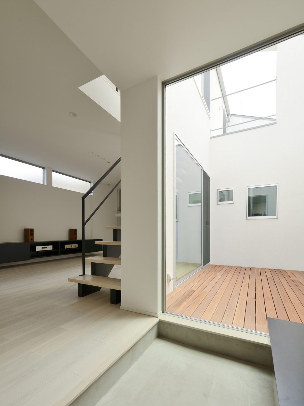 注文住宅・デザイン住宅建築実例_玄関 注文住宅・デザイン住宅建築実例_『CASE502 WOOD BOX』_玄関