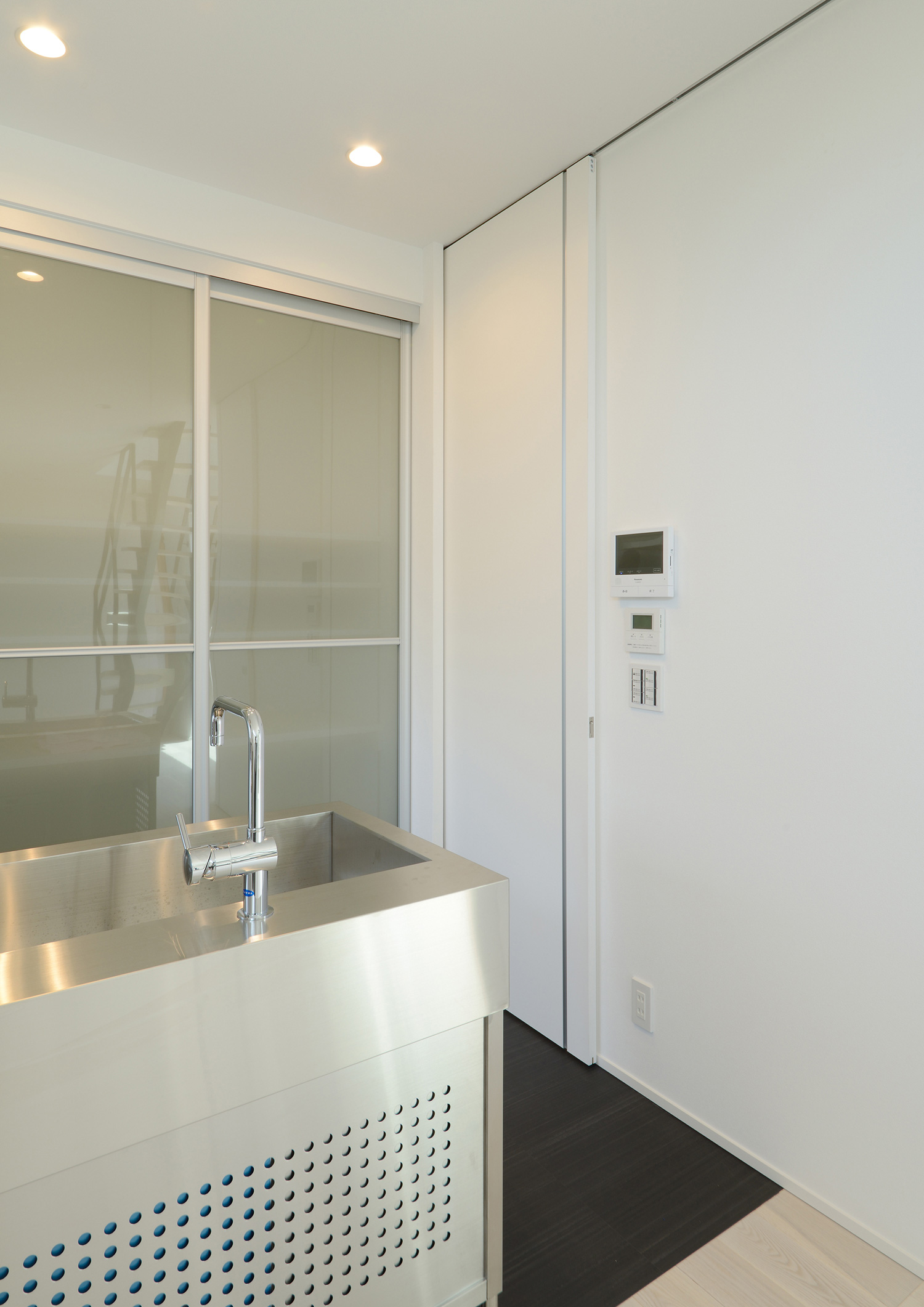 注文住宅・デザイン住宅建築実例_キッチン 注文住宅・デザイン住宅建築実例_『CASE502 WOOD BOX』_キッチン