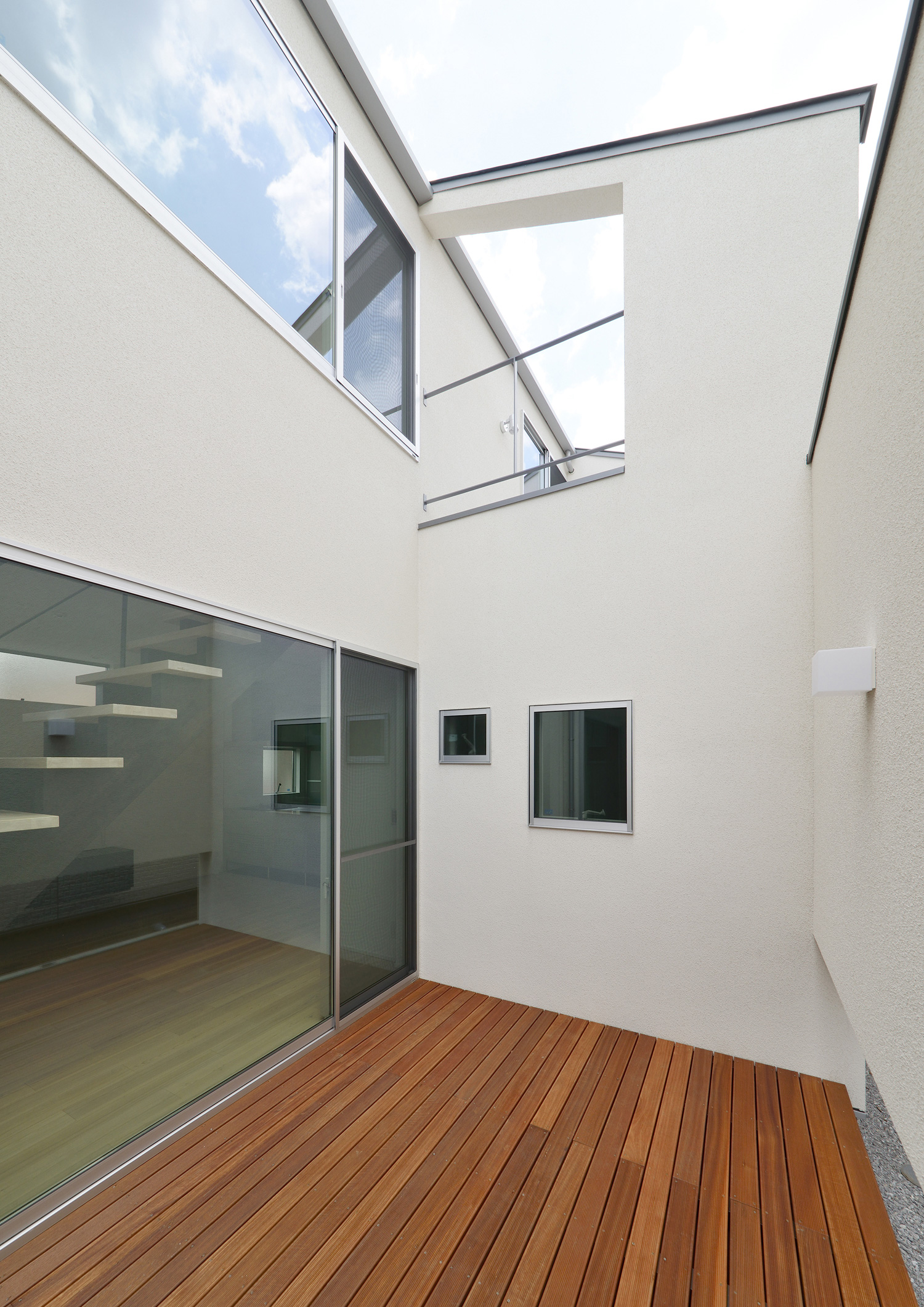 注文住宅・デザイン住宅建築実例_中庭 注文住宅・デザイン住宅建築実例_『CASE502 WOOD BOX』_中庭