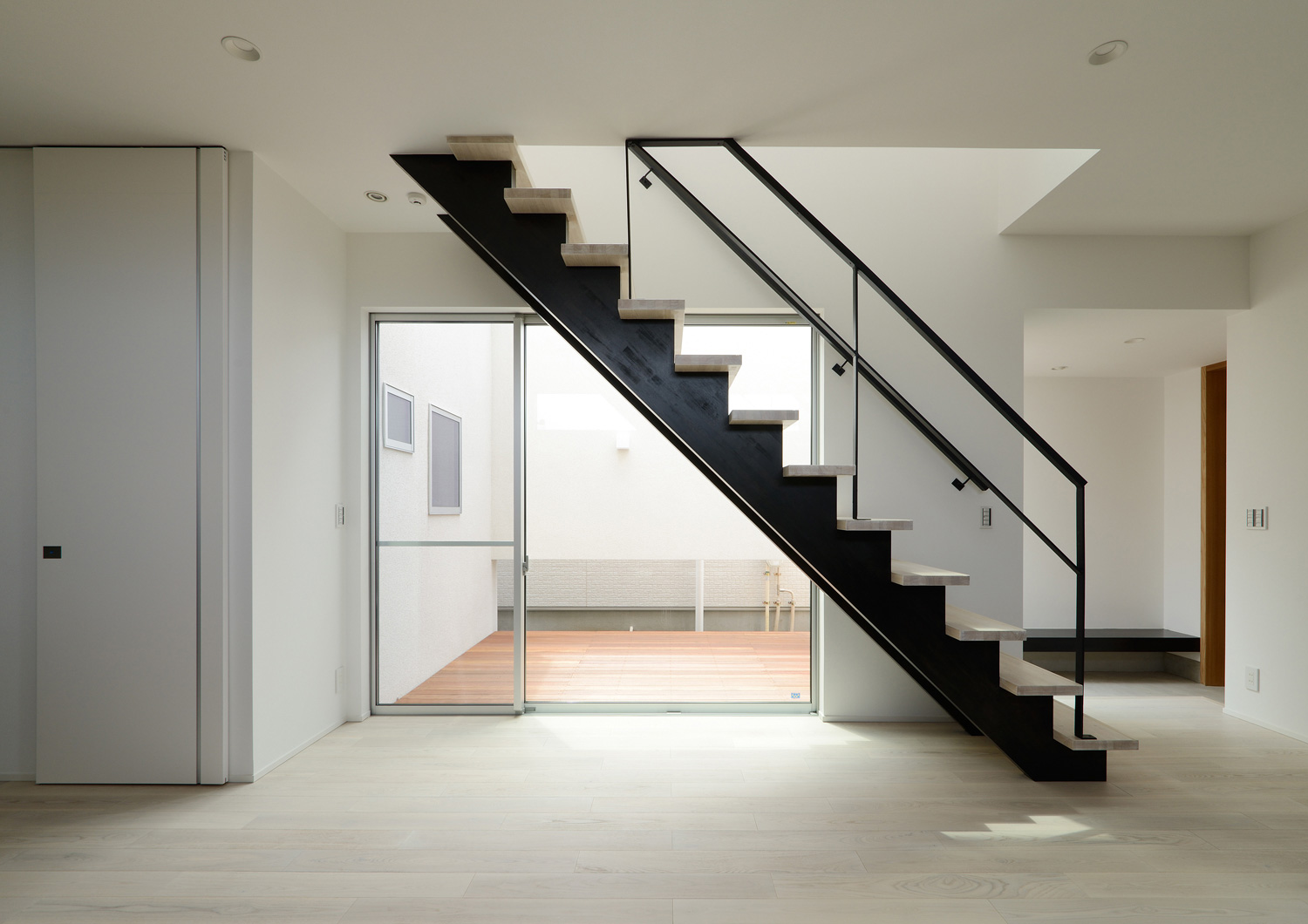 注文住宅・デザイン住宅建築実例_階段 注文住宅・デザイン住宅建築実例_『CASE502 WOOD BOX』_階段