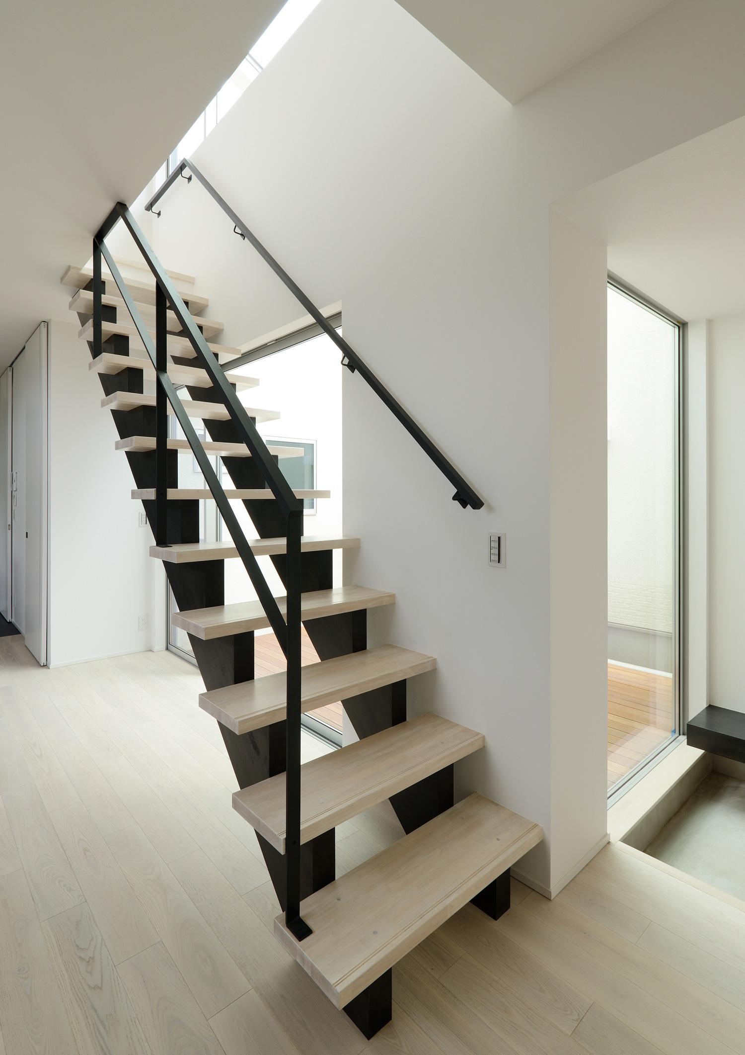 注文住宅・デザイン住宅建築実例_階段 注文住宅・デザイン住宅建築実例_『CASE502 WOOD BOX』_階段