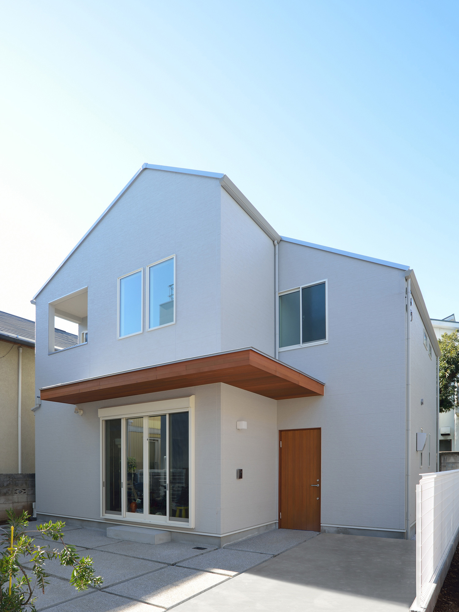 デザイン住宅建築実例_外観・注文住宅『CASE503 ヒカリノソソグイエ』の建築実例・施⼯例の写真・建物外観全体 注文住宅・デザイン住宅建築実例_『CASE503 ヒカリノソソグイエ』_外観