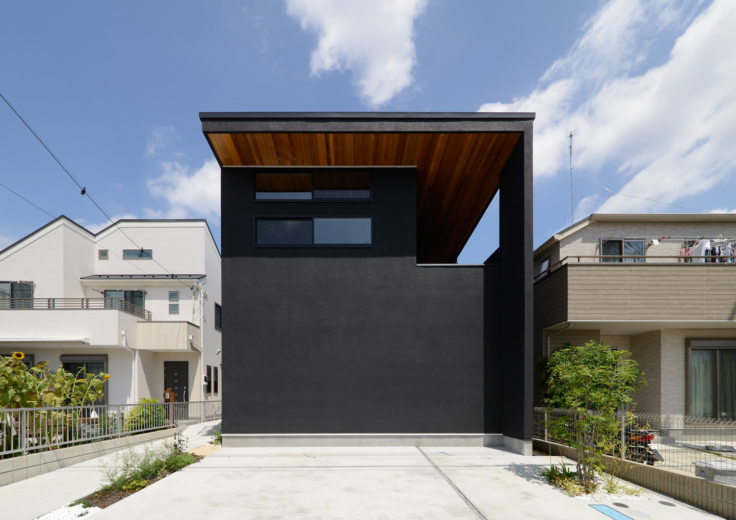 デザイン住宅建築実例_外観・注文住宅『CASE514 Slanting Hat』の建築実例・施⼯例の写真・建物外観全体 注文住宅・デザイン住宅建築実例_『CASE514 Slanting Hat』_外観