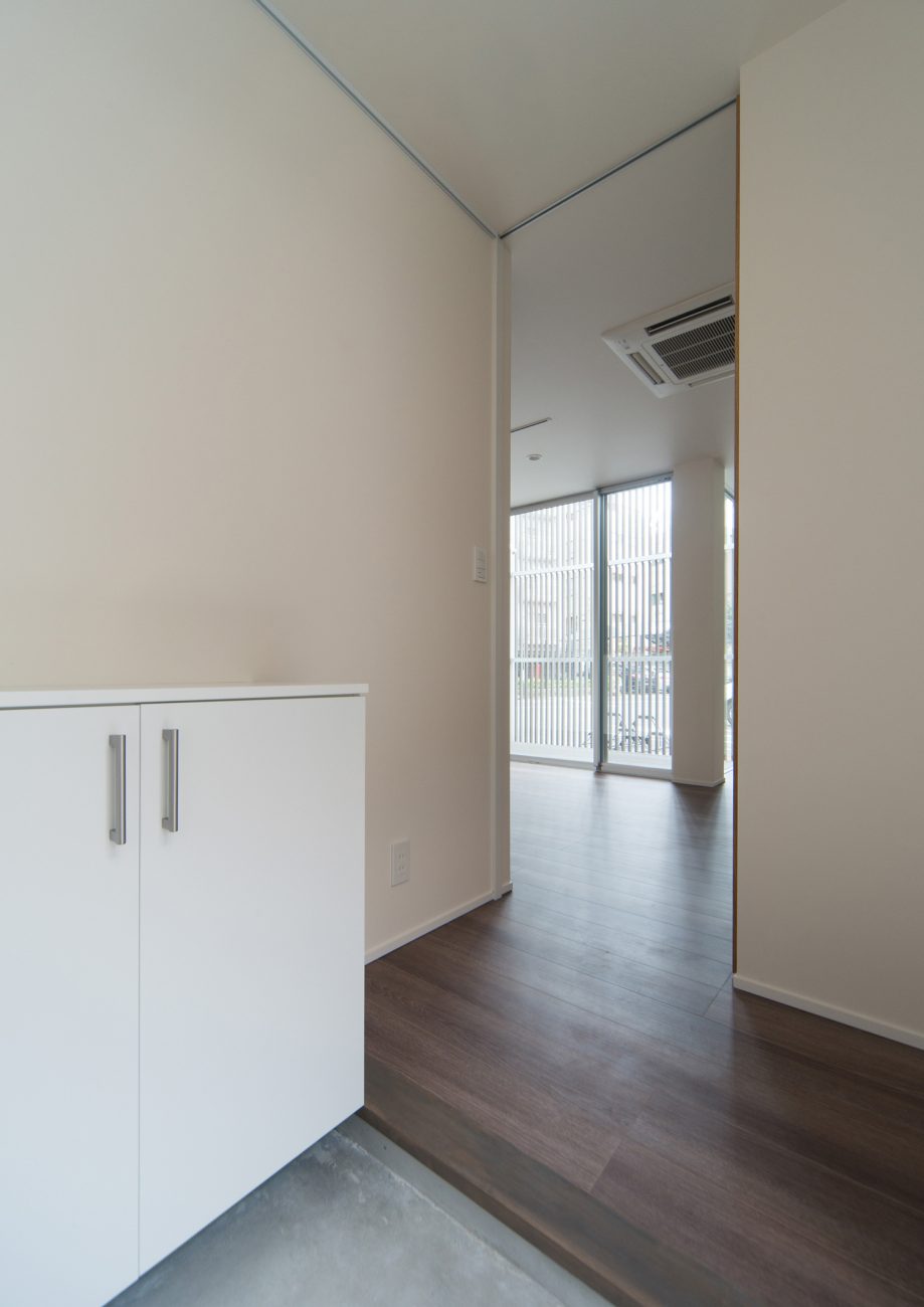 注文住宅・デザイン住宅建築実例_玄関 注文住宅・デザイン住宅建築実例_『CASE516 内包する家』_玄関