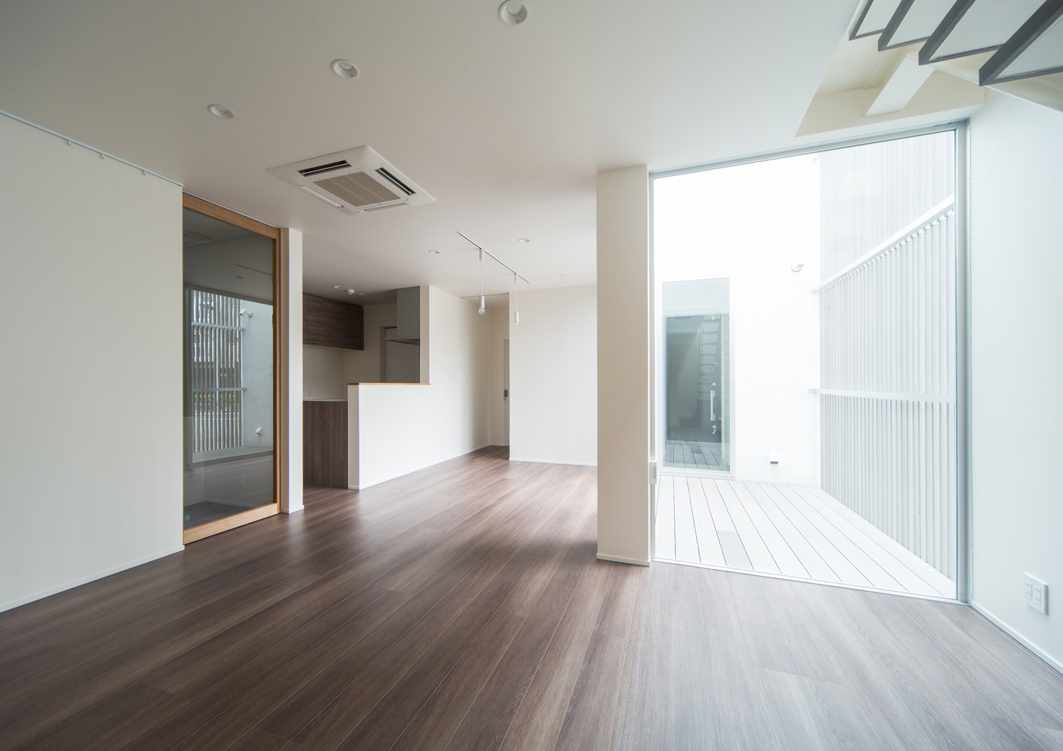 注文住宅・デザイン住宅建築実例_LDK 注文住宅・デザイン住宅建築実例_『CASE516 内包する家』_LDK