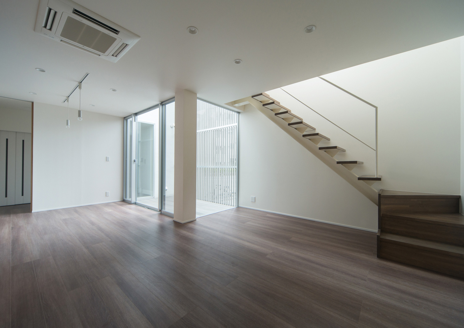 注文住宅・デザイン住宅建築実例_LDK 注文住宅・デザイン住宅建築実例_『CASE516 内包する家』_LDK