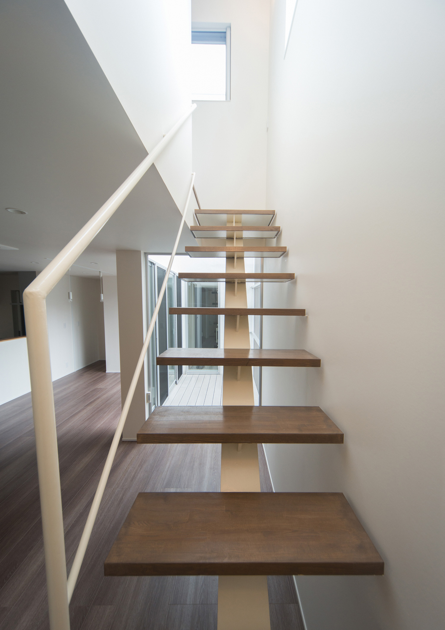 注文住宅・デザイン住宅建築実例_階段 注文住宅・デザイン住宅建築実例_『CASE516 内包する家』_階段