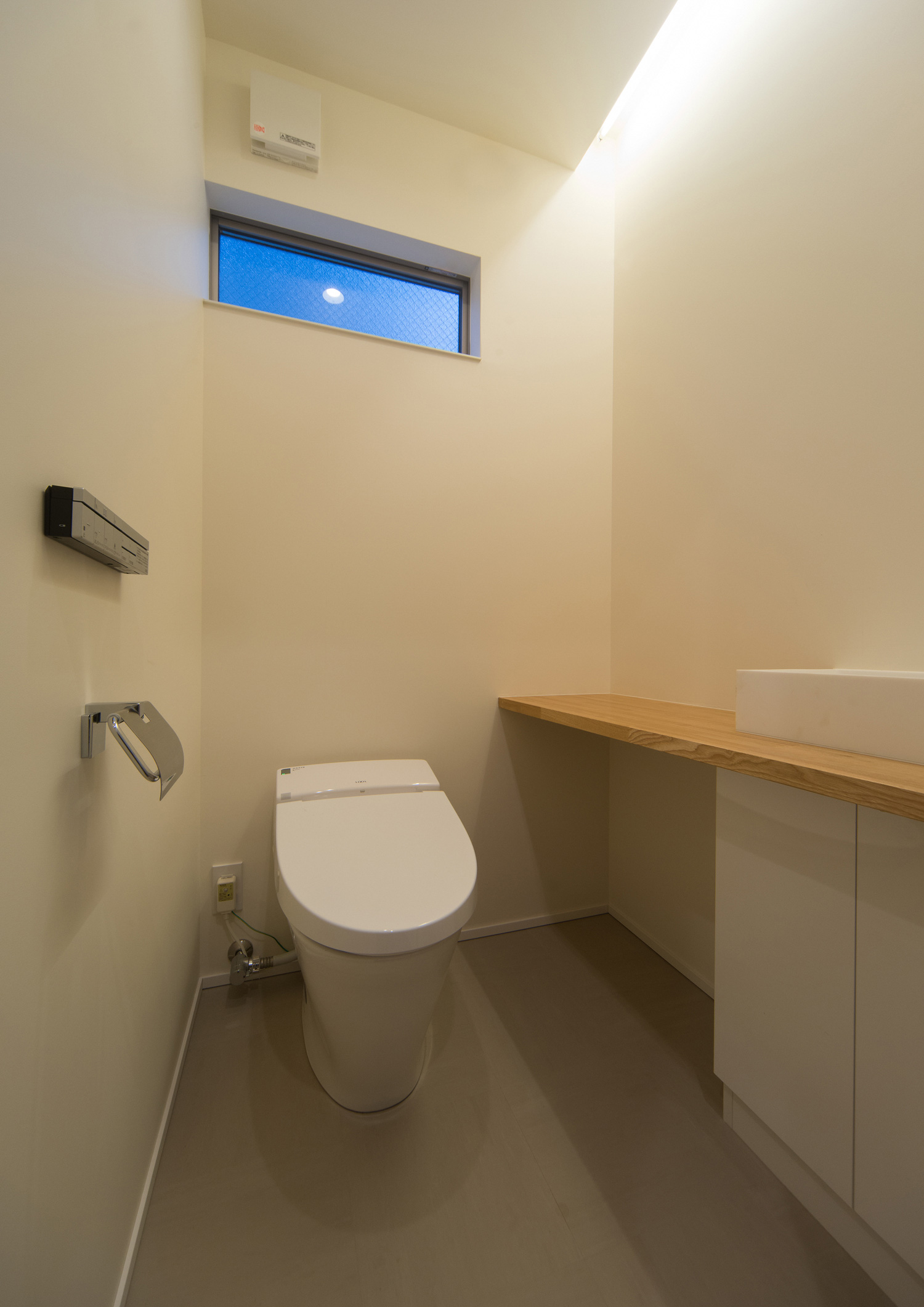 注文住宅・デザイン住宅建築実例_トイレ 注文住宅・デザイン住宅建築実例_『CASE516 内包する家』_トイレ