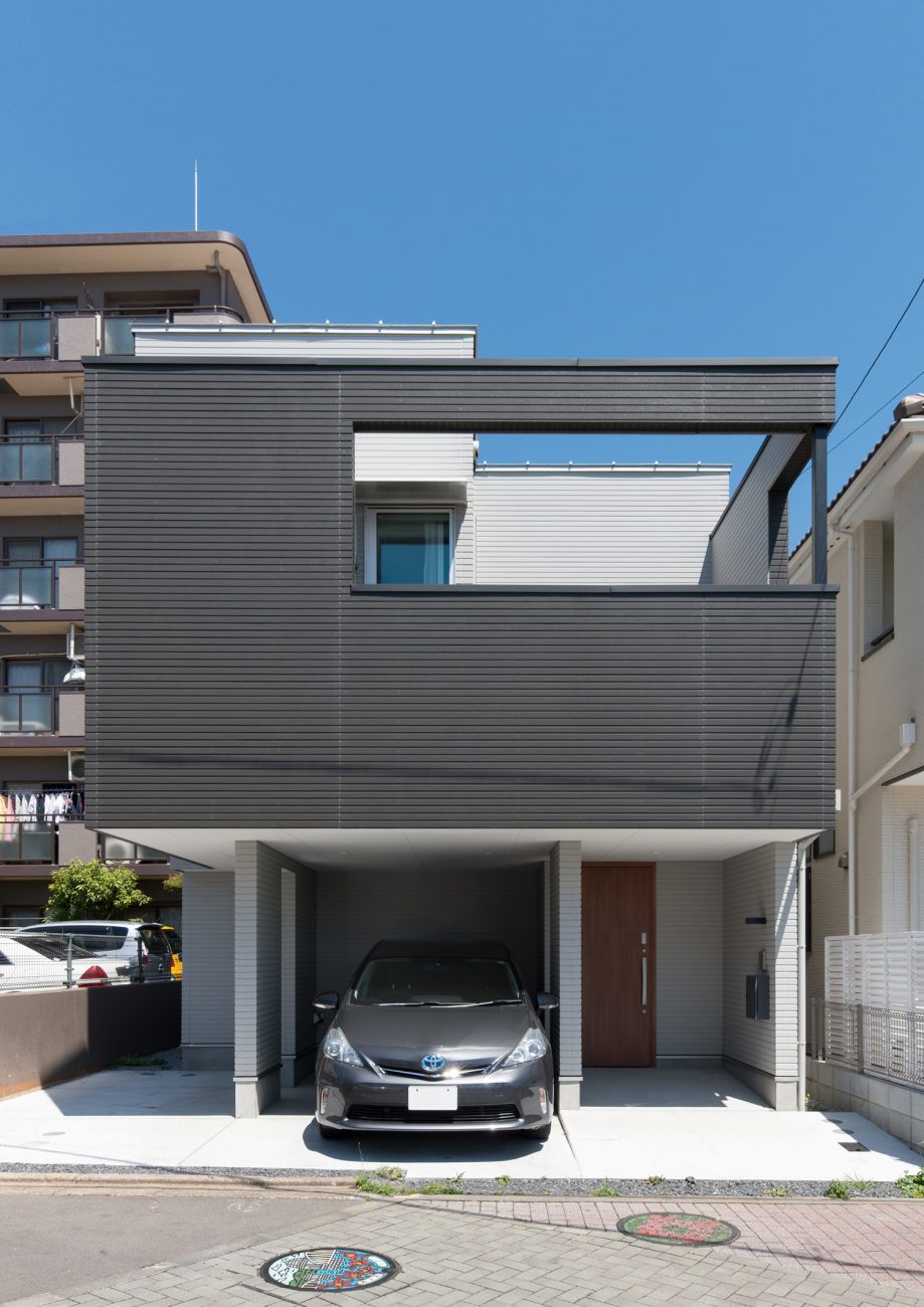 デザイン住宅建築実例_外観・注文住宅『CASE524 Enclose Terrace』の建築実例・施⼯例の写真・建物外観全体 注文住宅・デザイン住宅建築実例_『CASE524 Enclose Terrace』_外観