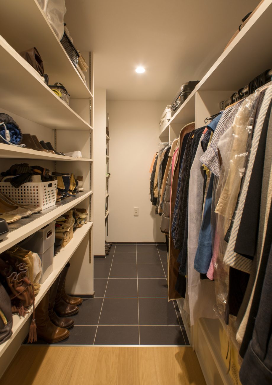 注文住宅・デザイン住宅建築実例_玄関 注文住宅・デザイン住宅建築実例_『CASE529 黒壁の隠れ家』_玄関