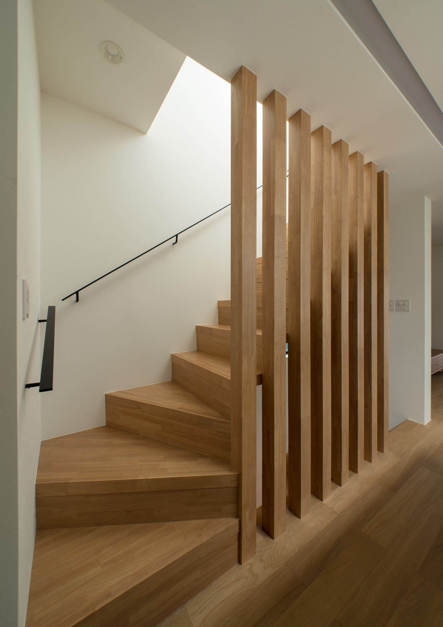 注文住宅・デザイン住宅建築実例_階段 注文住宅・デザイン住宅建築実例_『CASE529 黒壁の隠れ家』_階段