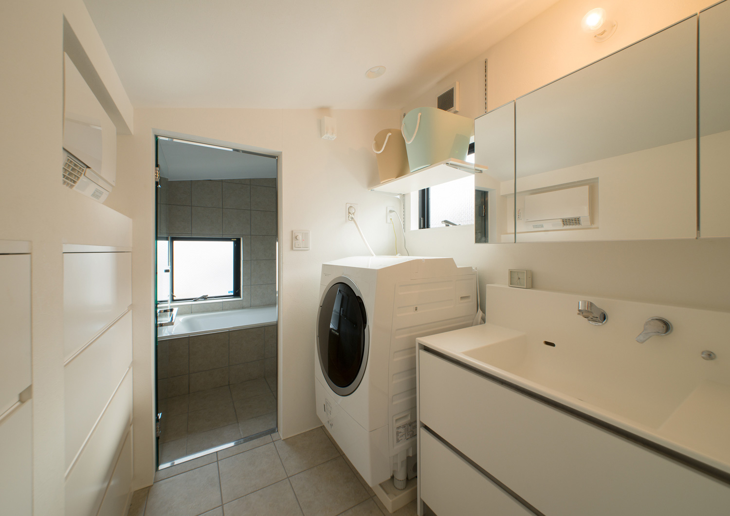 注文住宅・デザイン住宅建築実例_浴室・洗面所 注文住宅・デザイン住宅建築実例_『CASE529 黒壁の隠れ家』_浴室・洗面所