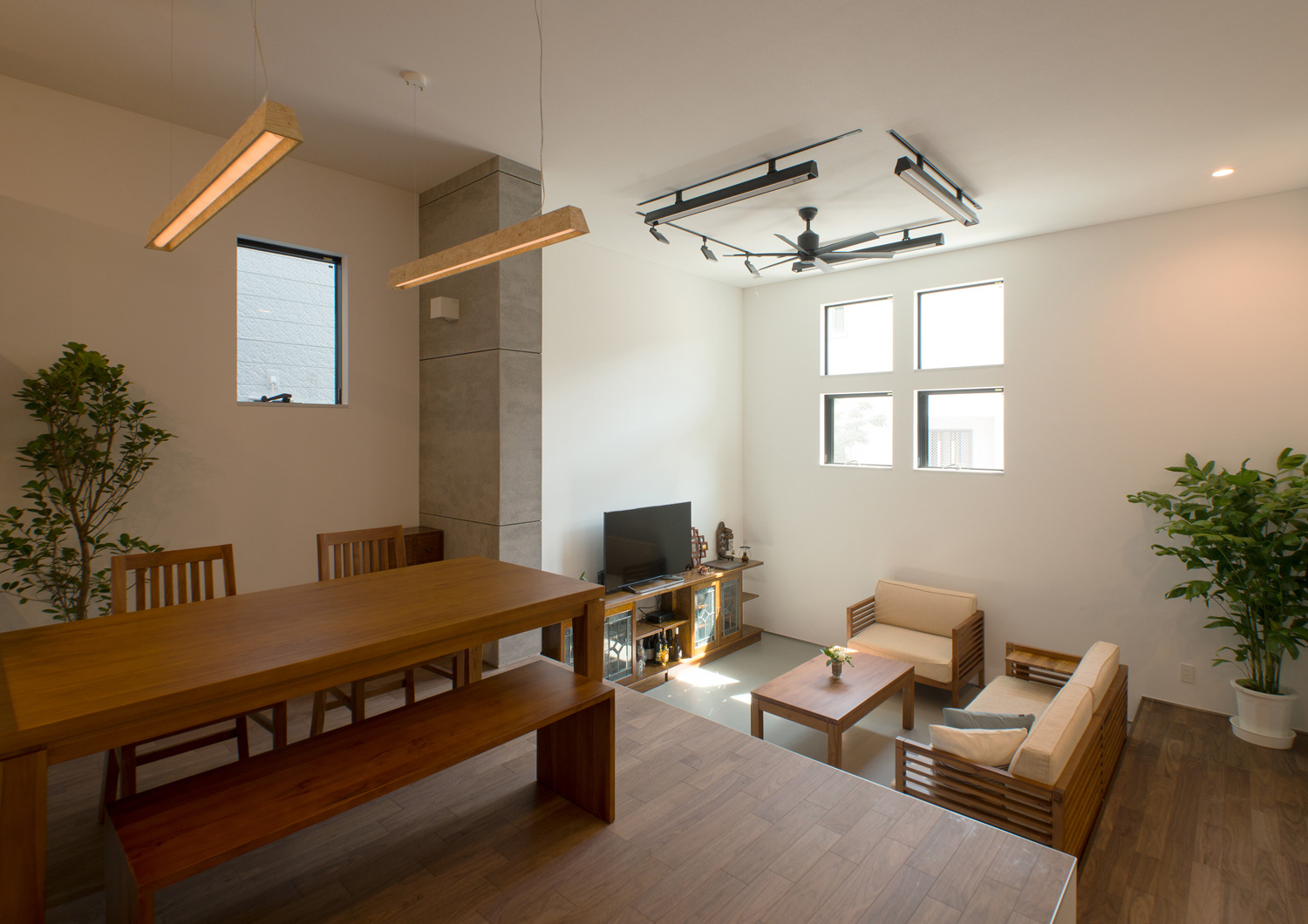 注文住宅・デザイン住宅建築実例_LDK 注文住宅・デザイン住宅建築実例_『CASE532 土間と壁柱のハウス』_LDK